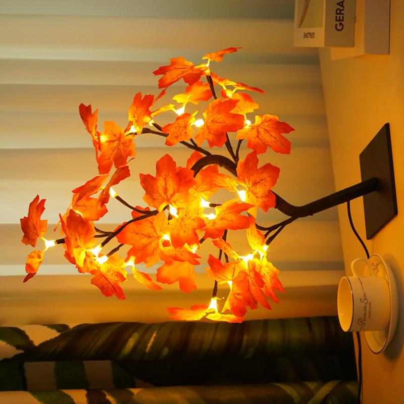 Maple Leaf Tree Light